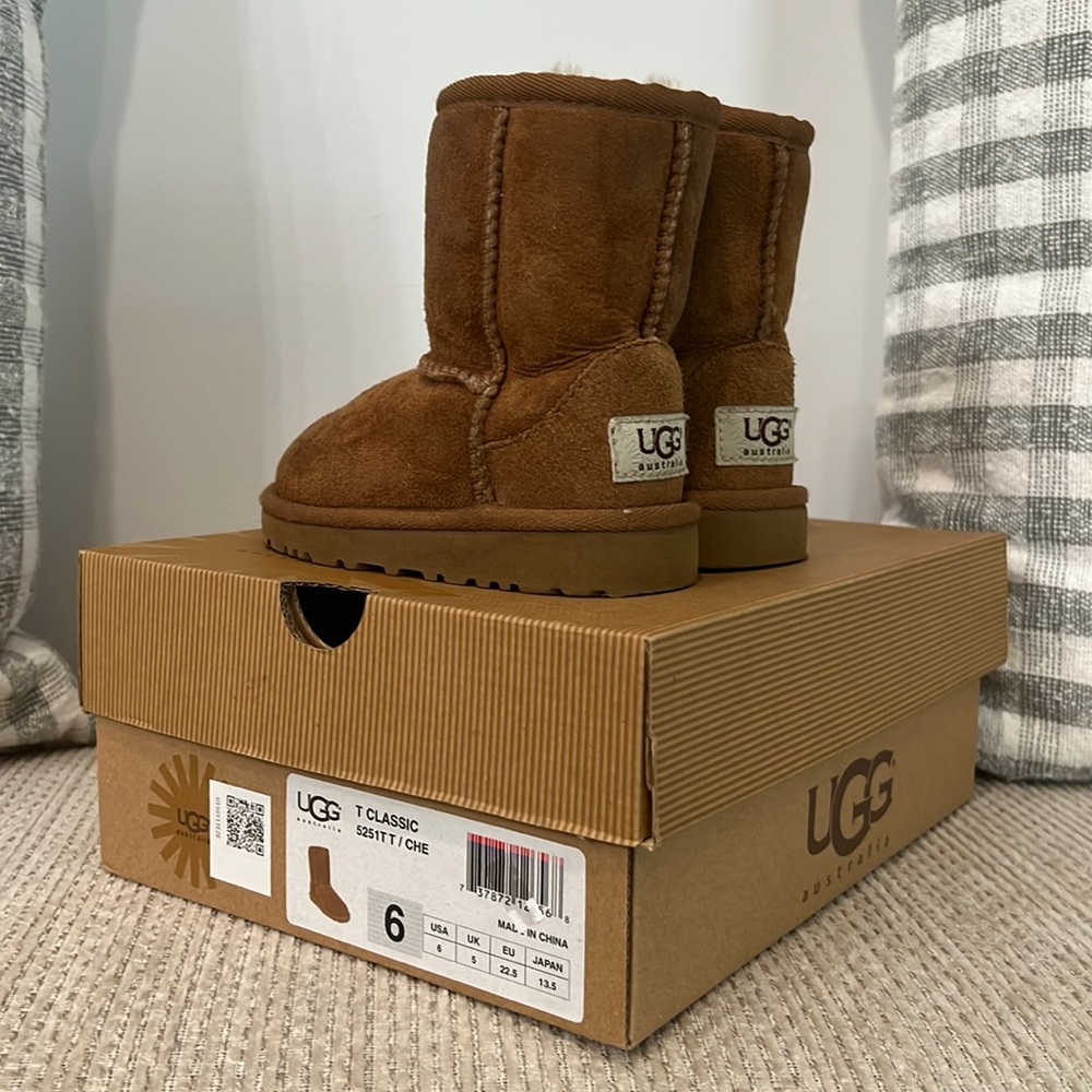 Toddler tall Ugg boots size 6